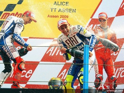 rossi_100_podio_assen.jpg